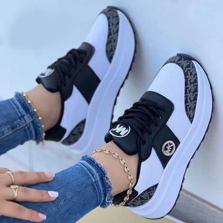 Samantha | Sportiga Sneakers med Tjock Sula och Rund Tå 1