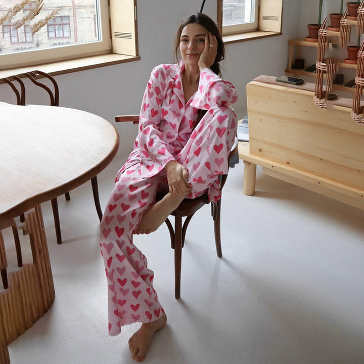 Sofia | Elegant Satin Pyjamas Set med Hjärtmönster och Resårmidja 1