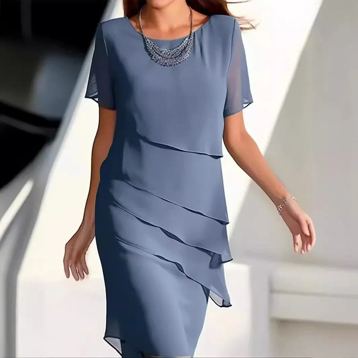 Sofia | Elegant Sommarklänning med Korta Ärmar och Asymmetrisk Design 3