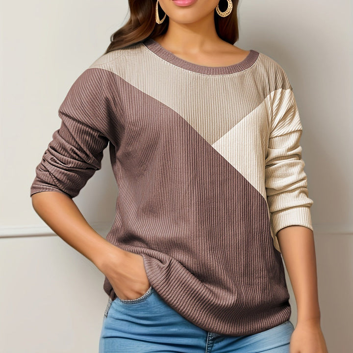 Sofia | Modern Loose Fit T-Shirt Med Trefärgat Tryck 0