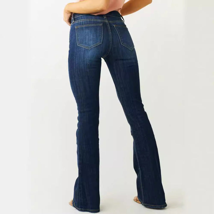 Sofia | Slitna Bootcut Jeans Dam med Medelhög Midja 1