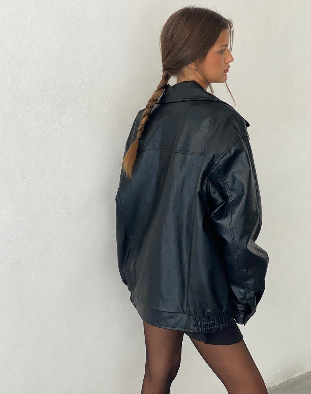 Sophie | Boxig Svart Oversized Kavaj med Slagkrage 3