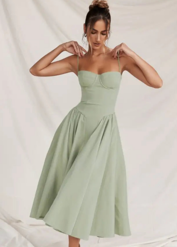 Sophie | Elegant Axelbandslös Midiklänning Dam i Böljande Tyg 0