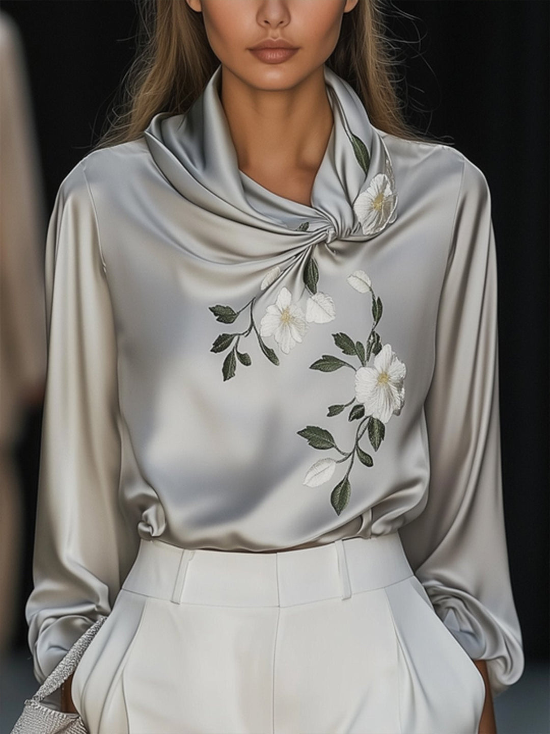 Sophie | Elegant Broderad Damskjorta i Satinblandning 0