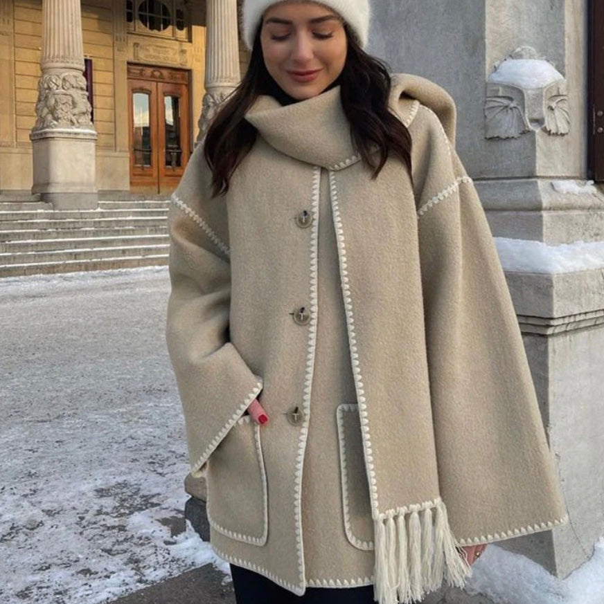 Sophie | Elegant Lång Vinterkappa Dam Med Integrerad Halsduk 2