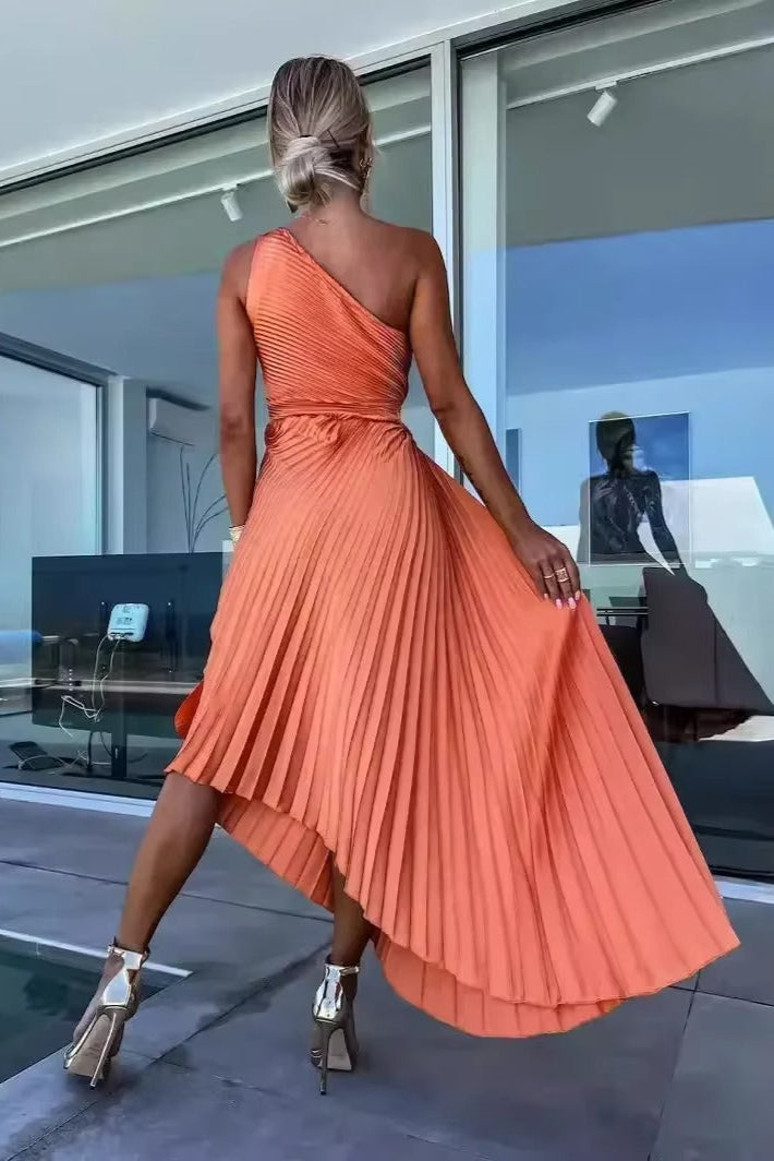Sophie | Elegant One Shoulder Sommarklänning med Plisserad Kjol 5