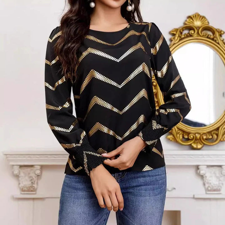 Sophie | Elegant Svart Blus Med Plisserad Framsida Och Långa Ärmar 1