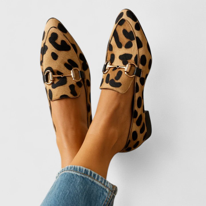 Sophie | Eleganta Djurmönstrade Loafers med Spetsig Tå 0