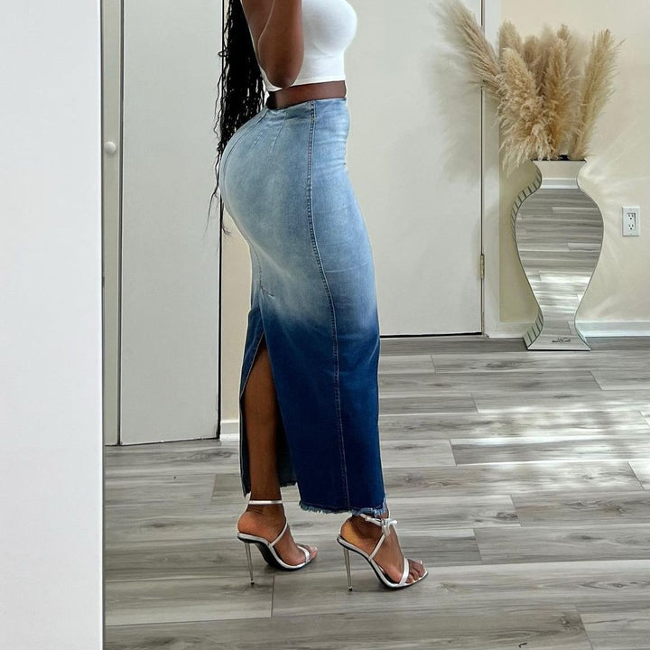 Sophie | Stylish Mellanlång Denimkjol med Tofsar 2