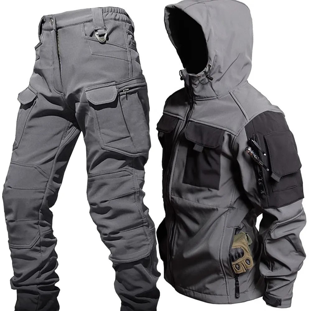 Taktiskt Set för Män | Cargojacka och Byxor med Huva för Utomhusaktiviteter | Hållbart Softshell-material för Oöverträffat Skydd 3