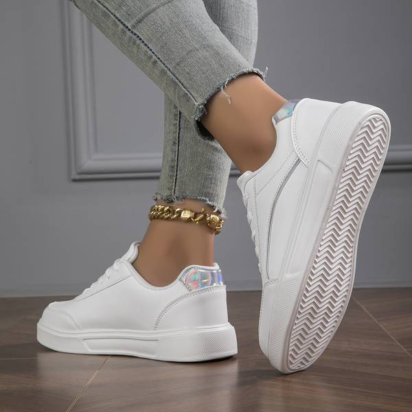 Vita Sneakers för Kvinnor med Ortopediskt Stöd och Metalliska Accenter | Elegant Design för Komfort och Stil 3