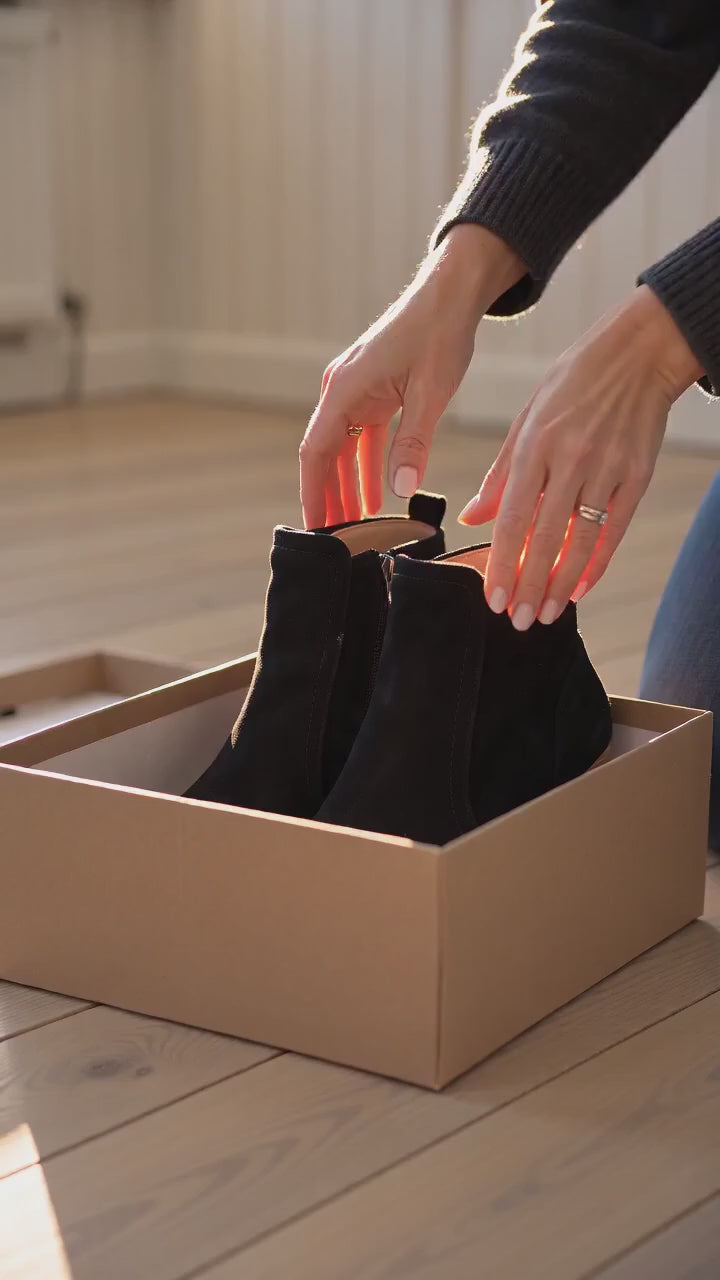 Kort film som visar mångsidig design för stil och komfort i rörelse — passform, material och detaljer.