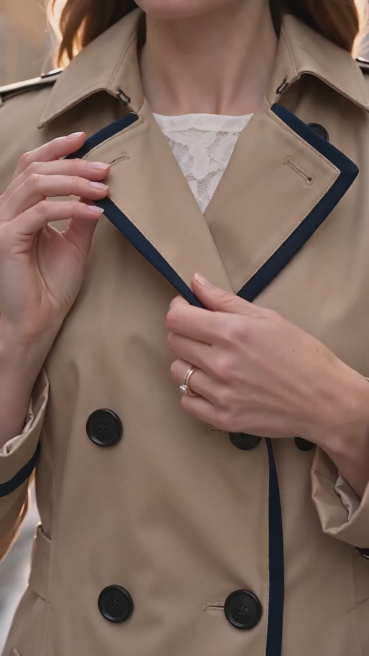 Kort film som visar tidlös design för mångsidiga outfits i rörelse — passform, material och detaljer.