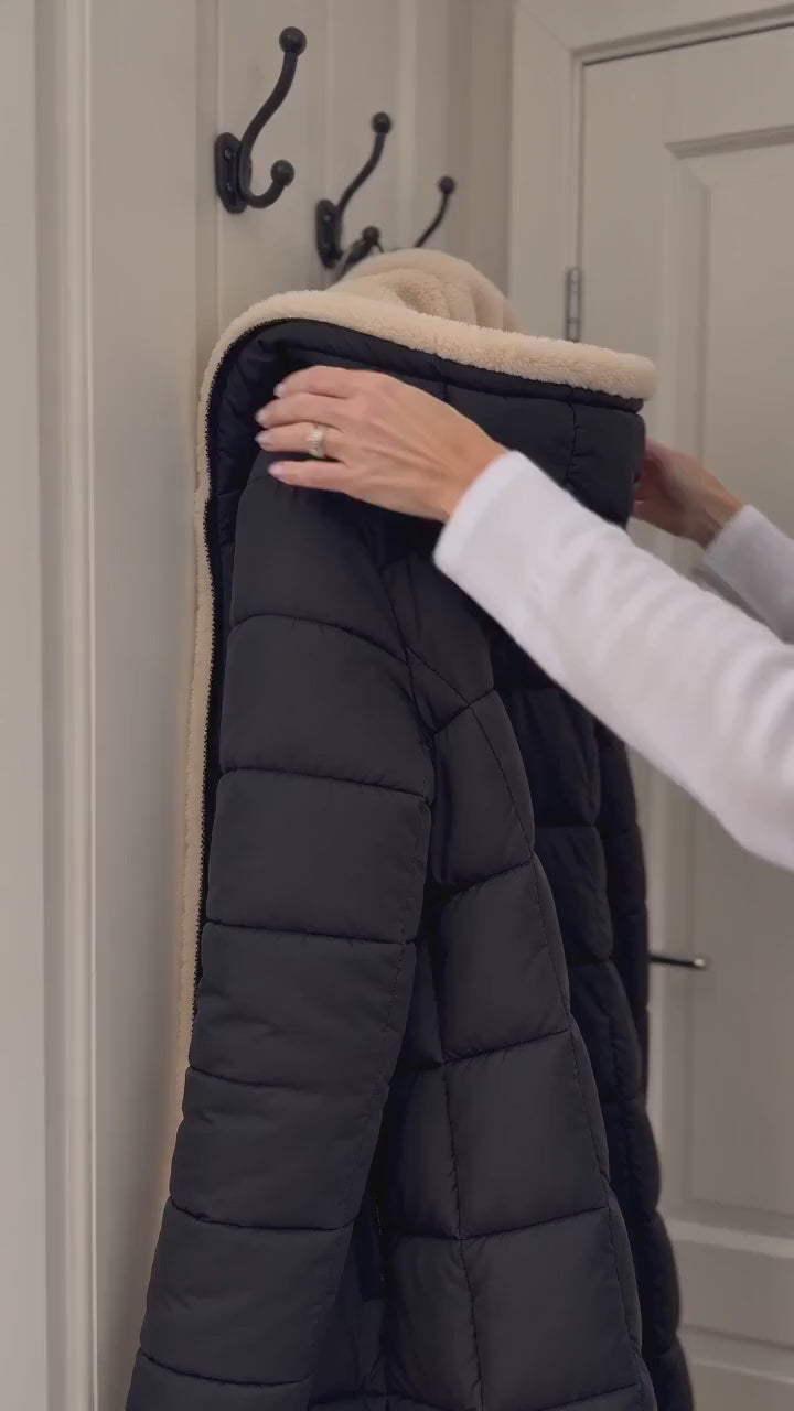 Kort film som visar perfekt för kyliga dagar i rörelse — passform, material och detaljer.
